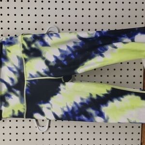 𝅺ATHLETA elation tie dye 7/8 leggings size XS